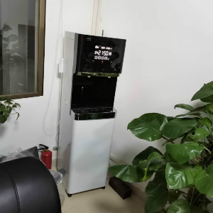 商用凈水機(jī)哪家好？該怎樣選擇？商用凈水機(jī)價(jià)格